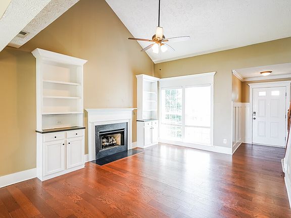 5th image of 2961 Buckner Ln