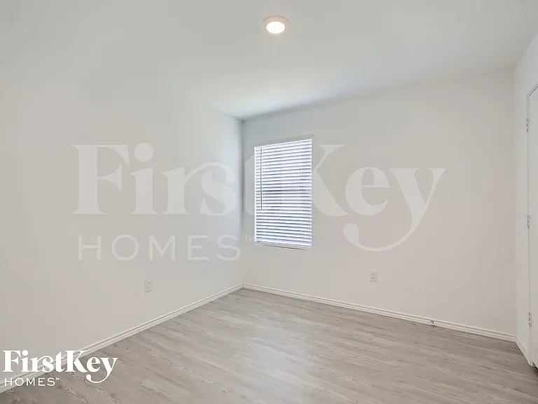 13835 Llama Pl — Photo 23
