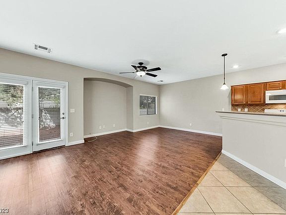 4th image of 10613 Petricola St Unit 103
