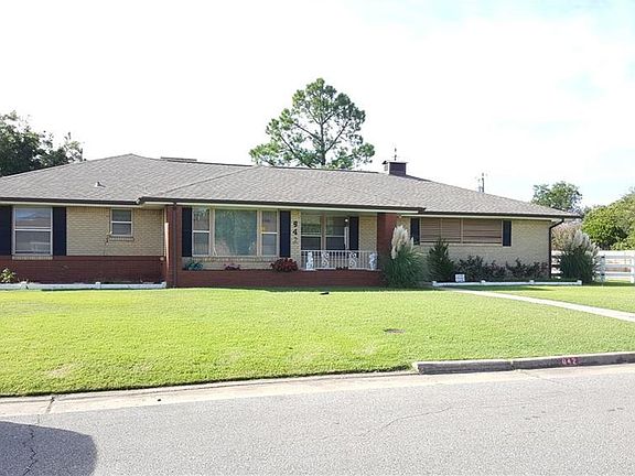 3rd image of 942 SW 45th St