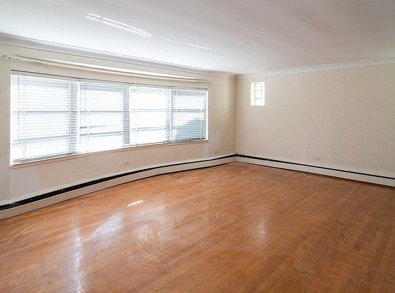 5th image of 1648 Clarence Ave