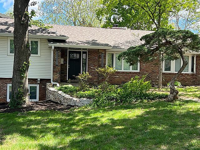 1st image of 1538 S Bedford Rd