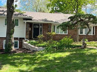1538 S Bedford Rd, Springfield, MO 65809