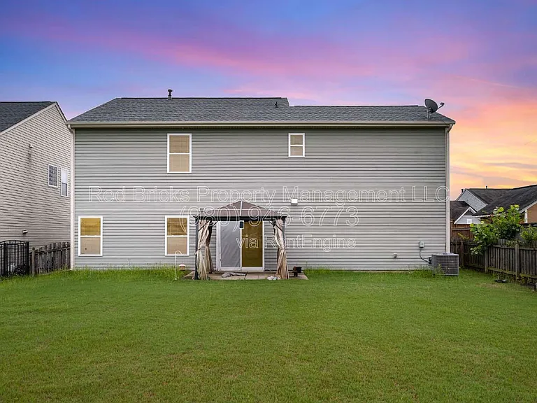 3530 Alister Ave SW — Photo 33