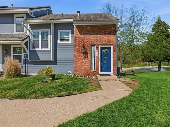 288 NE Bayview Dr, Lees Summit, MO 64064