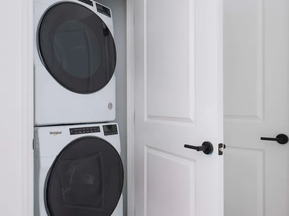 55 Riverwalk Place image 11 of 37