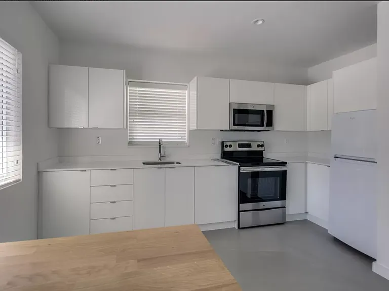 450 NE 62nd St — Photo 3