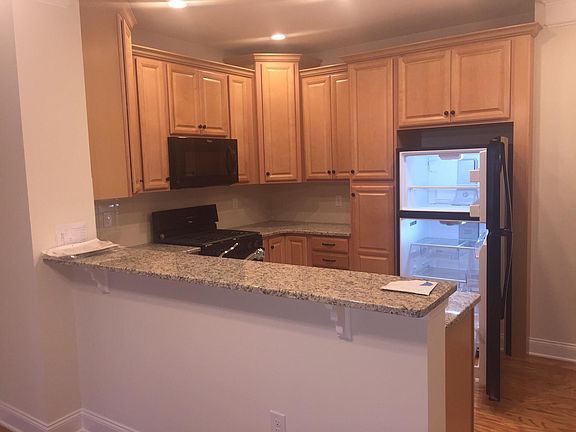 3rd image of 106 Corning Fairbanks Way