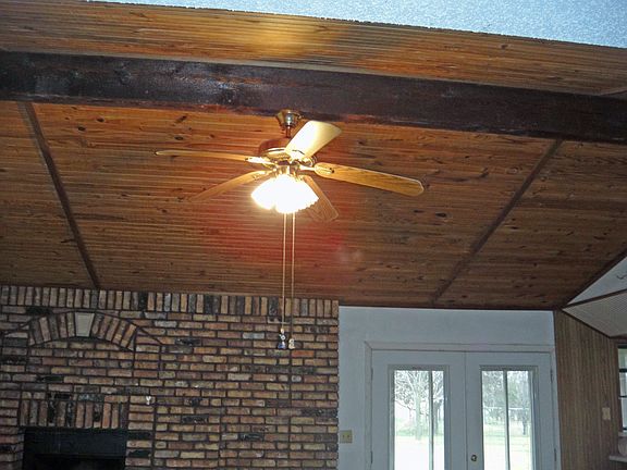3rd image of 132 Helwig Dr