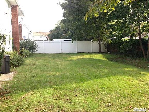 3rd image of 2 Angevine Ave