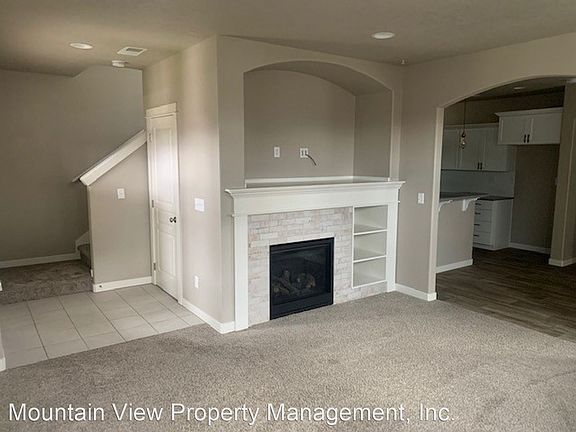 4th image of 2526 NW Hemlock Ave