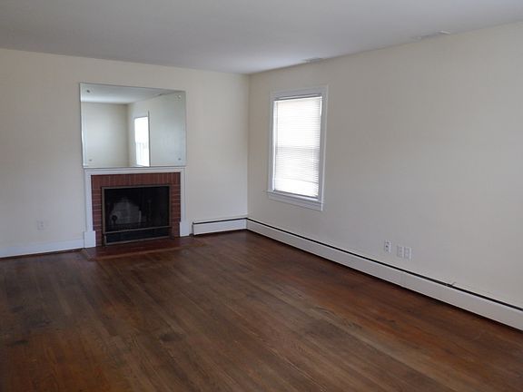 2nd image of 1709 Oak Ave