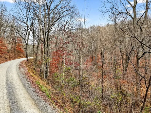 Jones Rd, Vinton, OH 45686