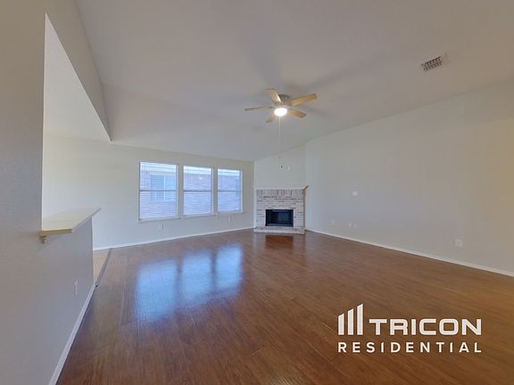 3rd image of 4101 Majestic Ct