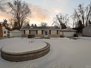 50770 Gravel Rdg, Shelby Township, MI 48317