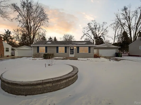 50770 Gravel Rdg, Shelby Township, MI 48317