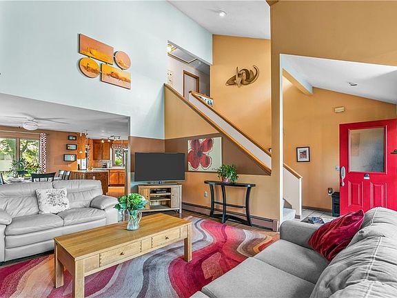 5th image of 35 Lilly Ln