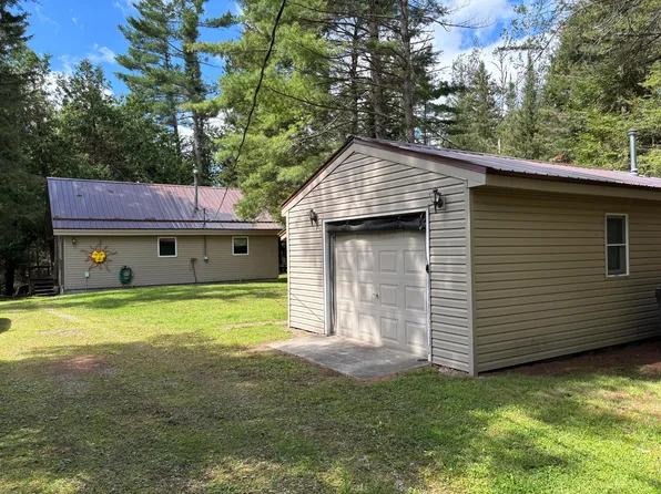 12498 E Shore Dr, Millersburg, MI 49759