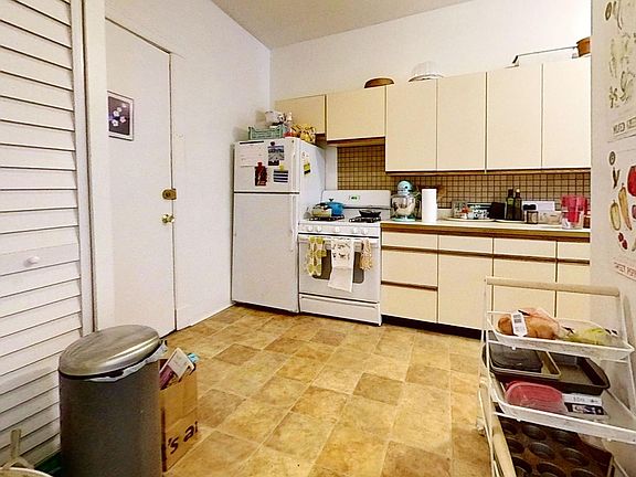 5th image of 4649 N Malden St #4653-1E