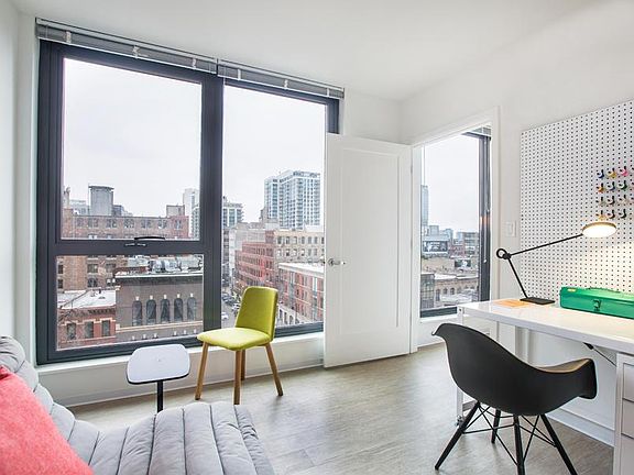 2nd image of 150 W Huron St #2208