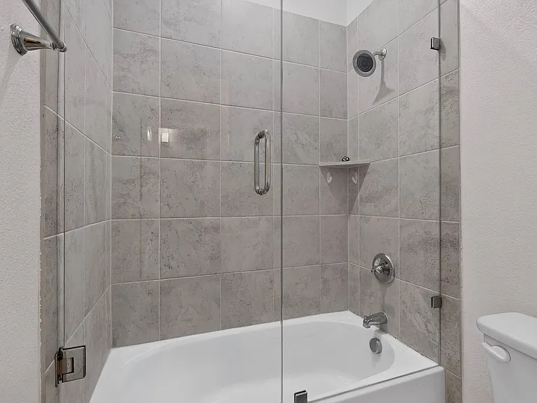 8261 Kentland Dr — Photo 34
