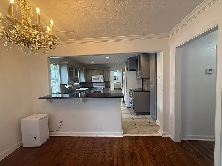 3105 NW 21st St — Photo 9