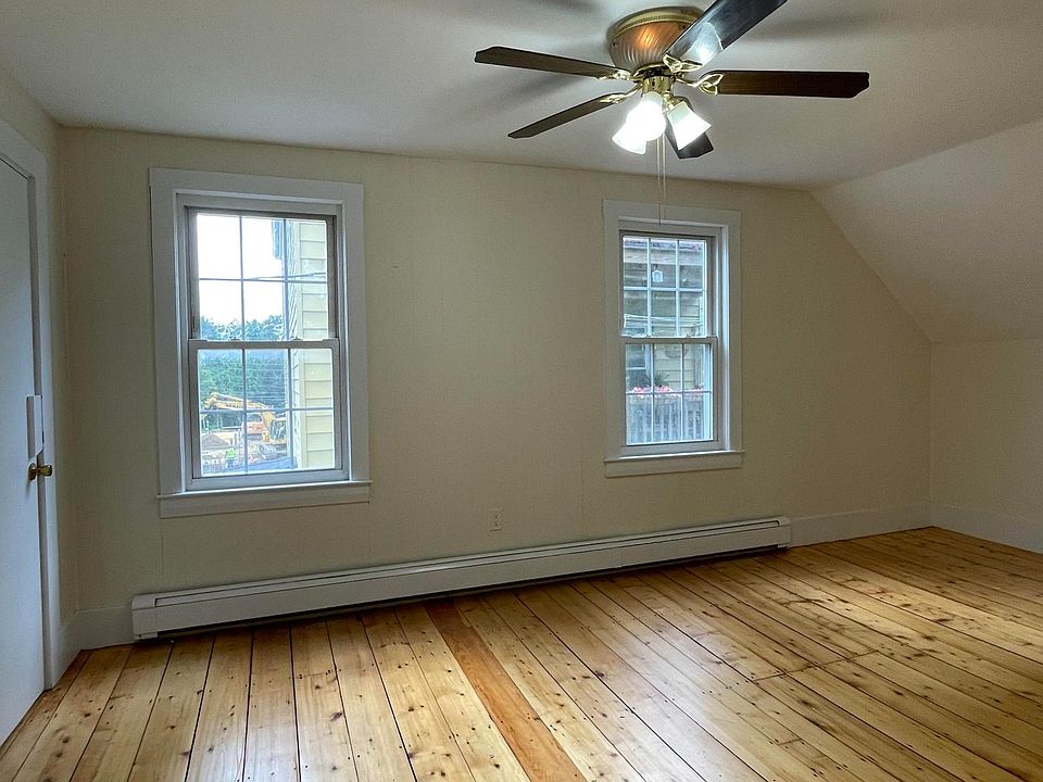 1st image of 387 Saint John St