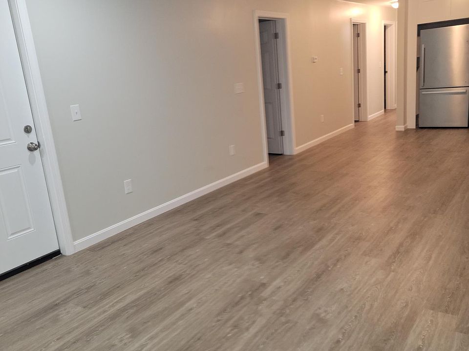 1st image of 9 Gillen St Unit 2