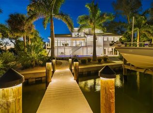 225 Little Pond Ln, Sarasota, FL 34242