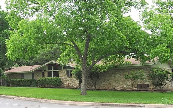 5th image of 4830 Rollingwood Dr