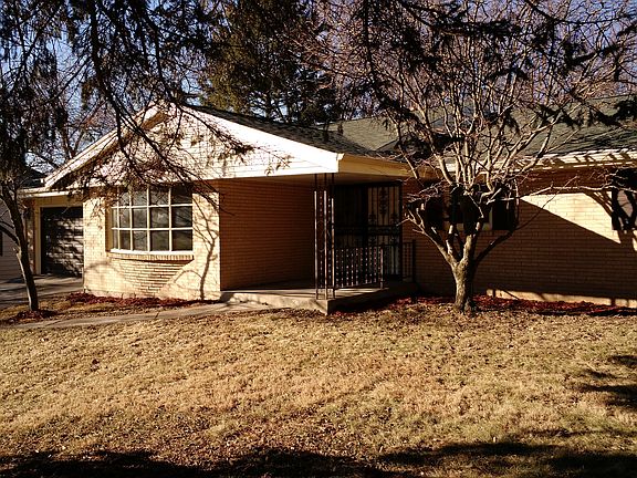 2nd image of 2112 Balmoral Pl