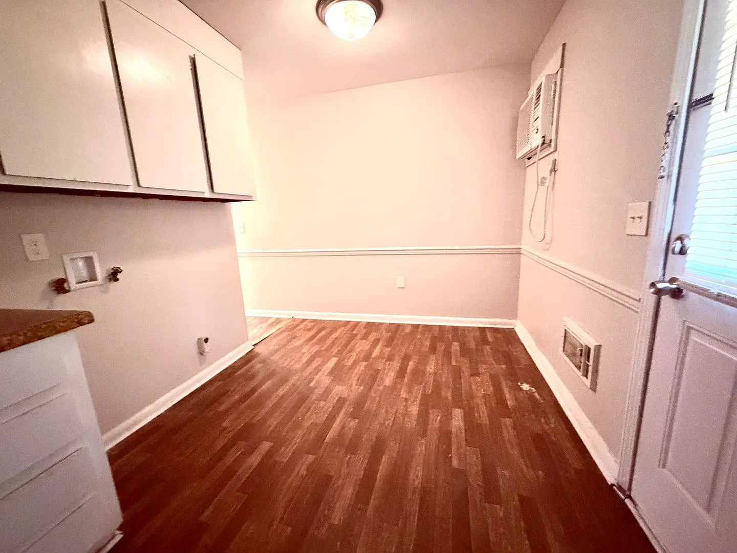 2 bed, 1.0 bath, $975 — Photo 2