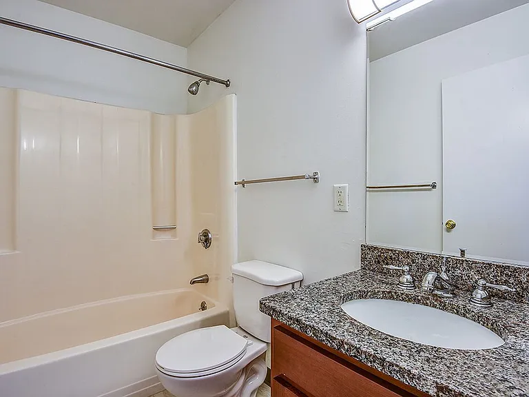 Ribbon Mill Apartments — Photo 31