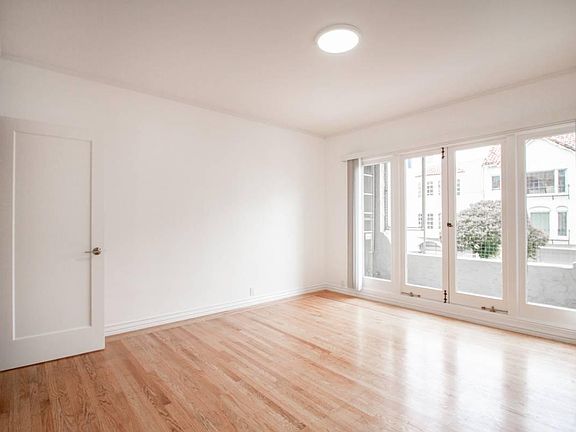 3rd image of 1935 Jefferson St APT 101