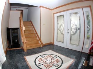 1331 Hassell Dr, Hoffman Estates, IL 60169