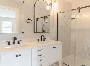 2099 Hummingbird Dr, Dalton, GA 30721