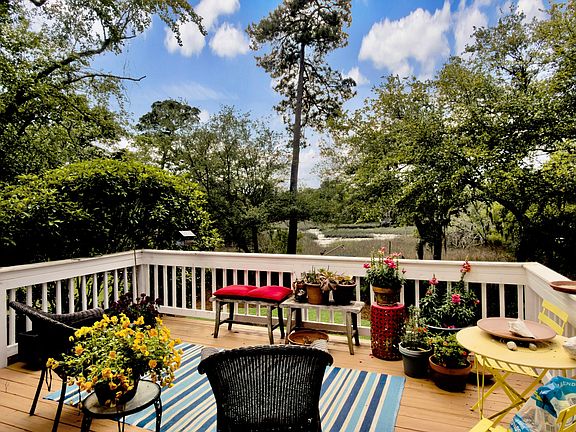 3rd image of 1529 Strathmore Ln