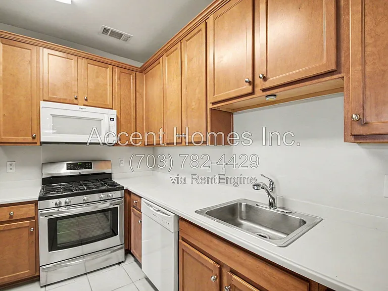 1641 Ladue Ct #102 — Photo 15