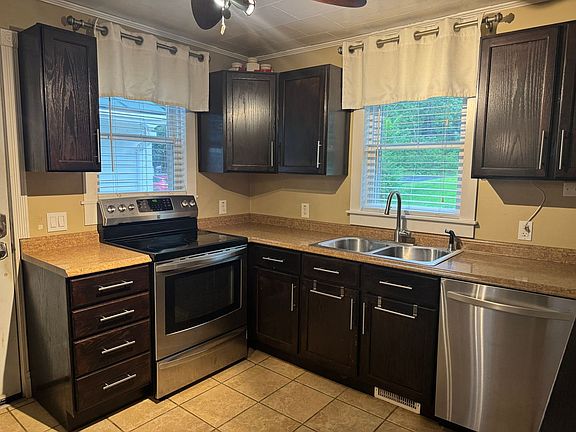 2nd image of 6 Logan Ln