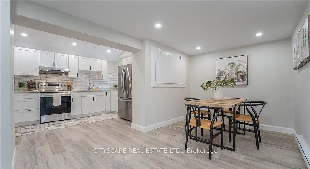 4 bed, $2,500 — Photo 2