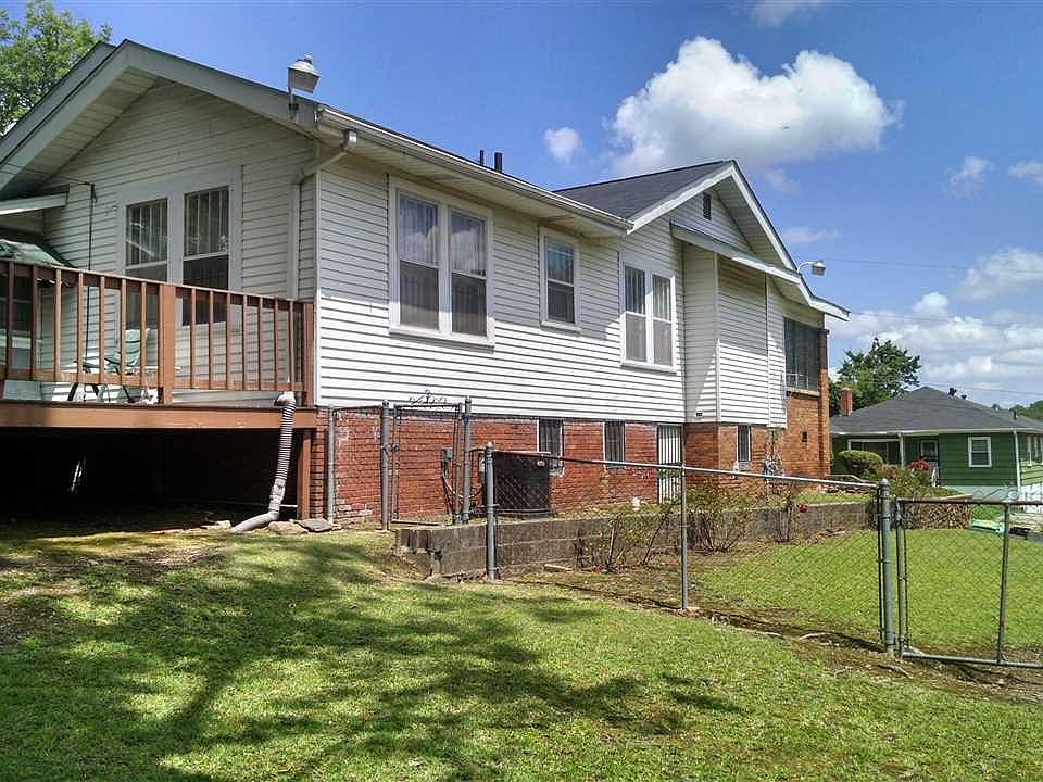 2nd image of 717 Noland Pl
