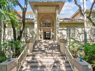 2007 Bayview Dr, Tierra Verde, FL 33715