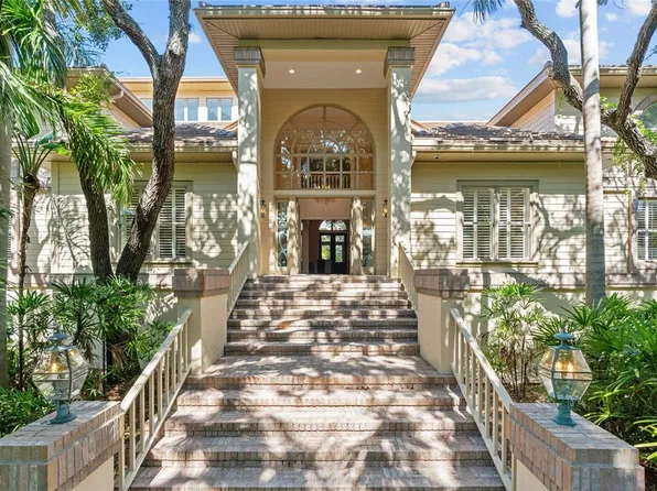 2007 Bayview Dr, Tierra Verde, FL 33715