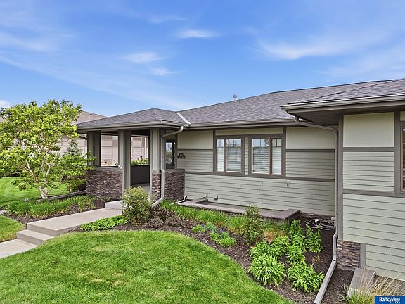 5th image of 595 Penrose Dr
