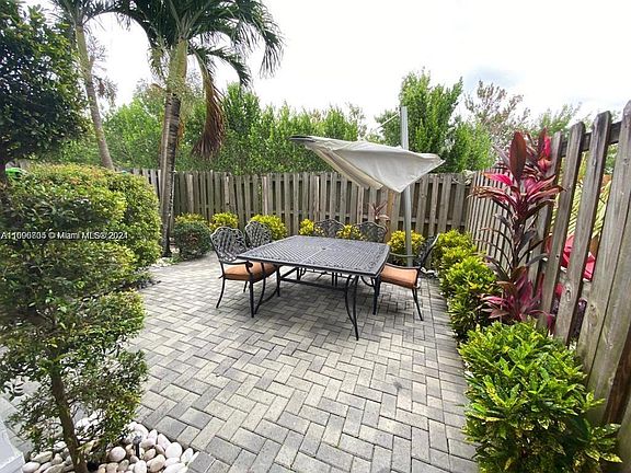 3rd image of 10775 NW 76th Ln