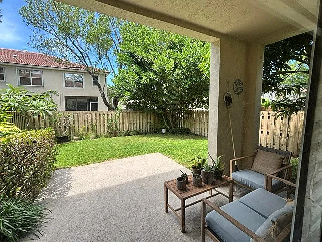 9747 Lago Dr — Photo 8