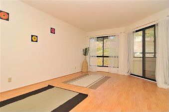 Living room :: 1551 Southgate