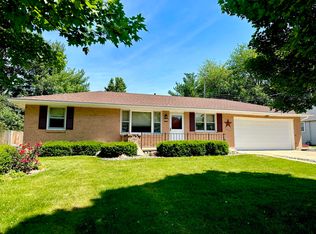 606 Robert Webb Dr, Monticello, IL 61856