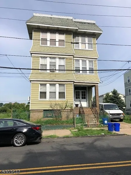 Building Photo 3