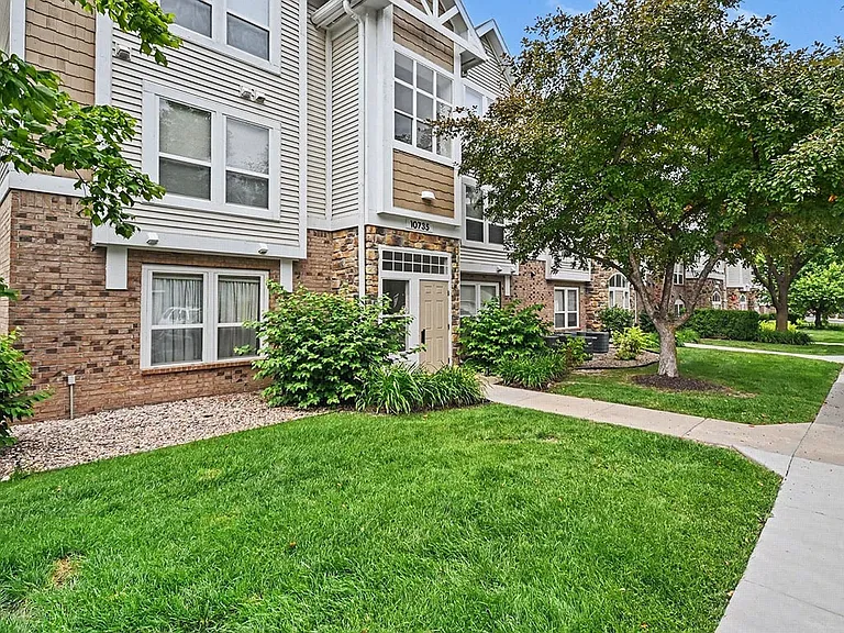 Brentwood Park Apartments — Photo 57